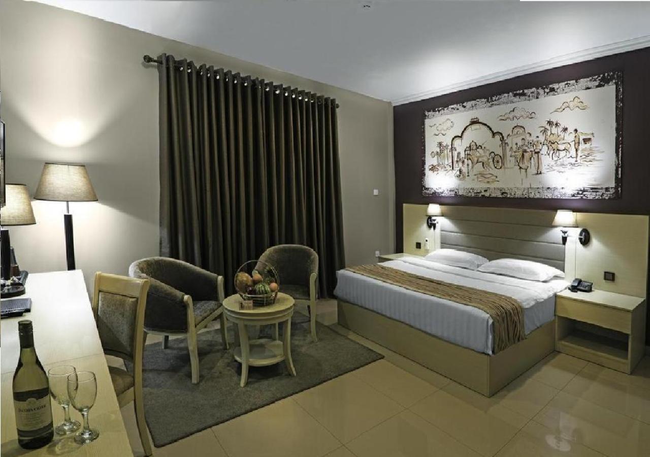 Tilko City Hotel Джафна Экстерьер фото