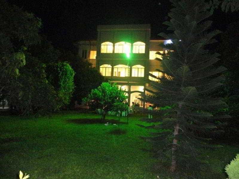 Tilko City Hotel Джафна Экстерьер фото