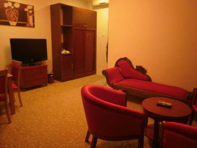 Tilko City Hotel Джафна Экстерьер фото