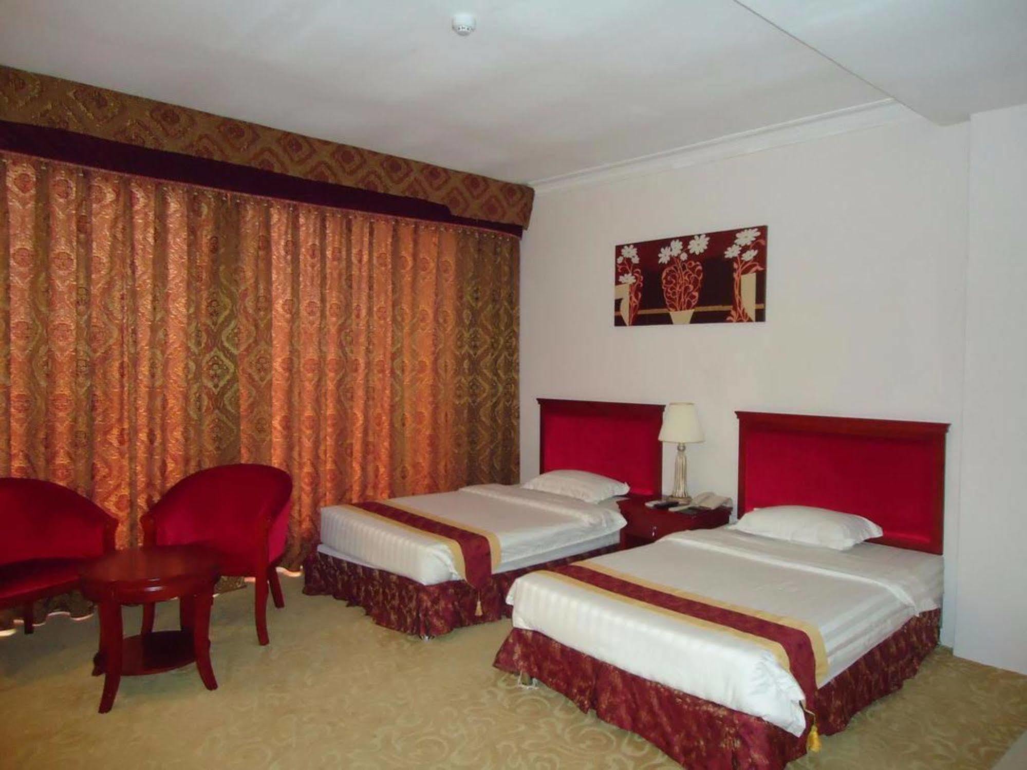 Tilko City Hotel Джафна Экстерьер фото